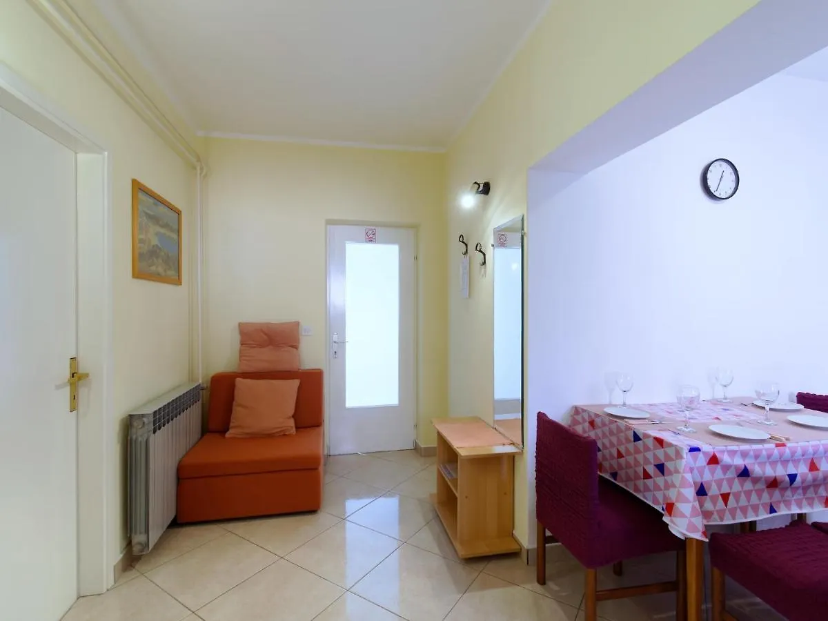 *** Guest house Apartments Marta By Rent Istria Novigrad  Croatia